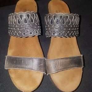 Naot rise sandals